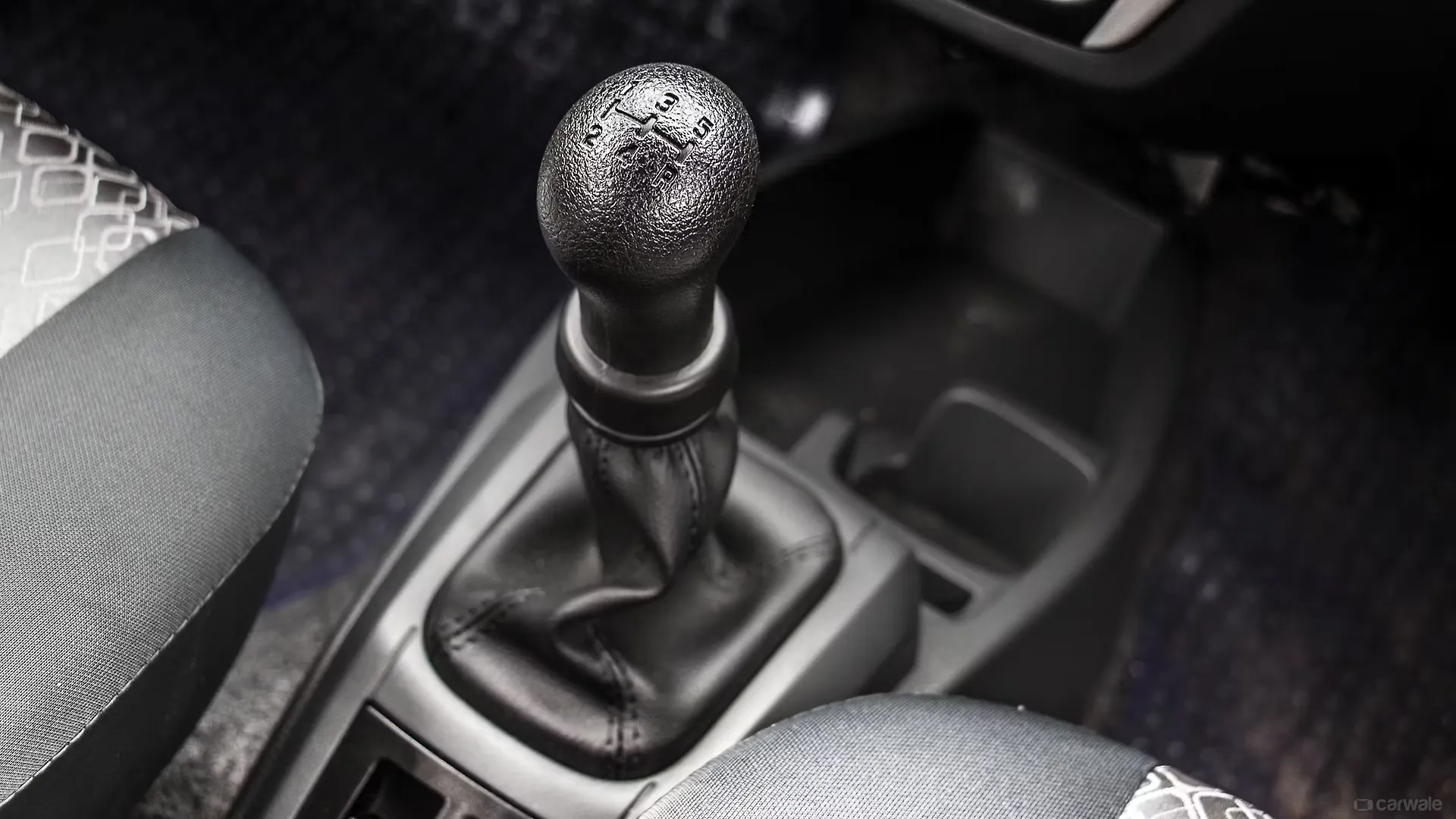 Suzuki Alto 2023 available for rent in Sri Lanka thumbnail 3